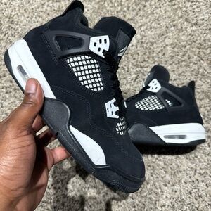 Jordan 4 White Thunder